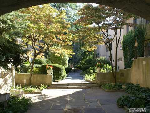 #1 photo, 215 Middle Neck Road, Great Neck , NY 11021