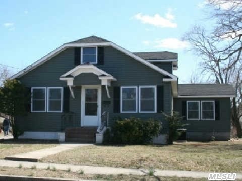 #1 photo, 34 W 1st Street, Patchogue , NY 11772