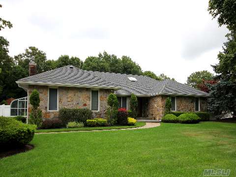 #1 photo, 27 Deer Run, 롱 아일랜드 East Islip , NY 11730