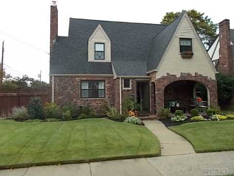 #1 photo, 1 Oak Court, מחוז נסאו North Merrick , NY 11566