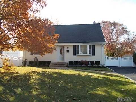 #1 photo, 27 Wellington Road, North Merrick , NY 11566