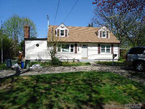 #1 photo, 207 Lexington Avenue, West Babylon , NY 11704