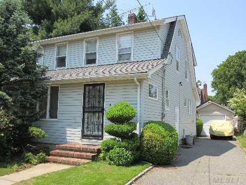 #1 photo, 5 Locust Street, নাসাউ কাউন্টি Westbury , NY 11590