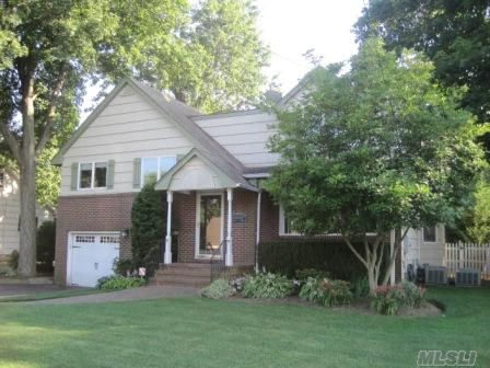 #1 photo, 20 Hemlock Lane, Саффолк ‖ Bay Shore , NY 11706