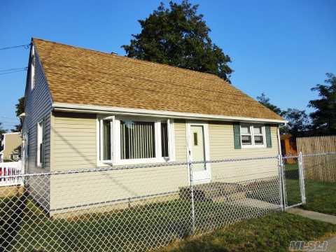 #1 photo, 115 Great East Neck Road, West Babylon , NY 11704