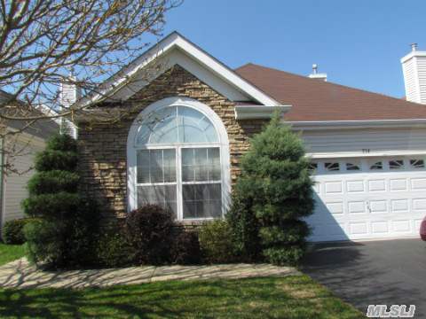 #1 photo, 534 Leisure Drive, サフォーク郡 Ridge , NY 11961