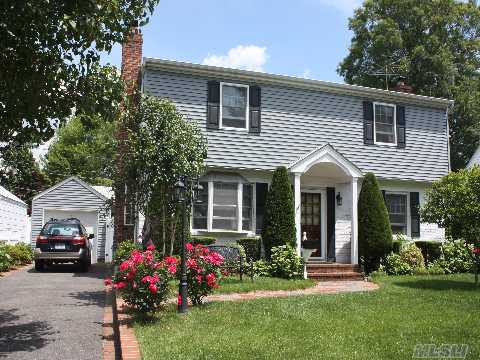 #1 photo, 32 Briarcliff Drive, North Merrick , NY 11566