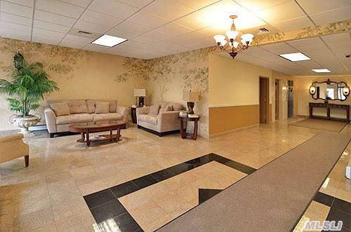 #1 photo, 101 Jackson Avenue, Mineola , NY 11501