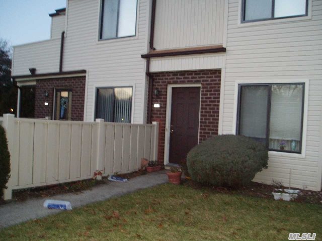 #1 photo, 1001 Skyline Drive, سوفولك Coram , NY 11727