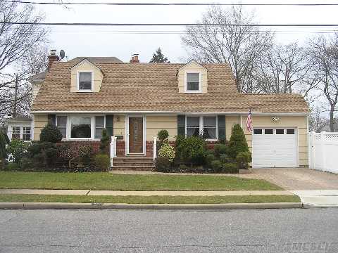 #1 photo, 2208 Benefit Street, North Merrick , NY 11566