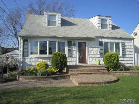 #1 photo, 1733 Horatio Avenue, North Merrick , NY 11566