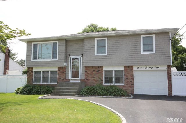 #1 photo, 1278 America Avenue, מחוז סאפוק West Babylon , NY 11704