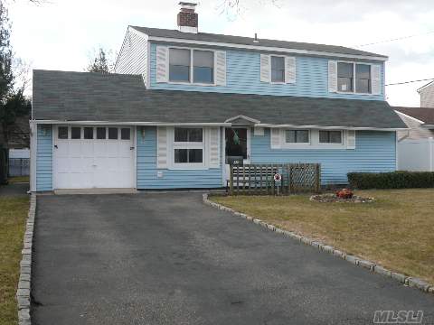 #1 photo, 12 March Lane, ナッソー郡 Westbury , NY 11590