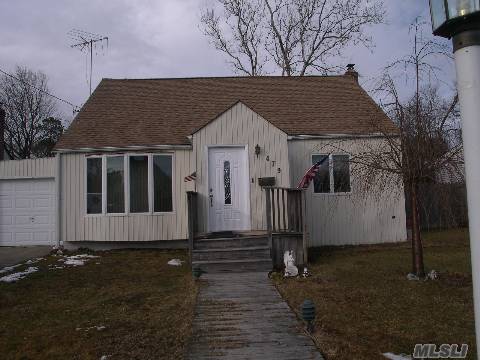 #1 photo, 479 18th Street, West Babylon , NY 11704