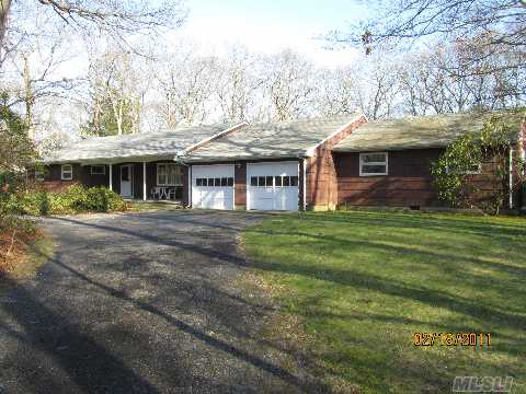 #1 photo, 44 Roundabout Road, Smithtown , NY 11787