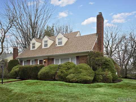 #1 photo, 135 Stewart Avenue, 롱 아일랜드 Garden City , NY 11530