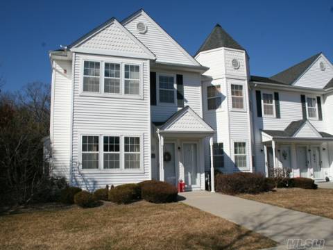 #1 photo, 32 Victorian Lane, Medford , NY 11763