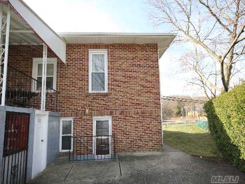 #1 photo, 514 Sweet Hollow Road, מחוז סאפוק Melville , NY 11747