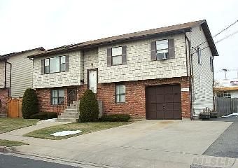 #1 photo, 3 Midwood Avenue, Farmingdale , NY 11735