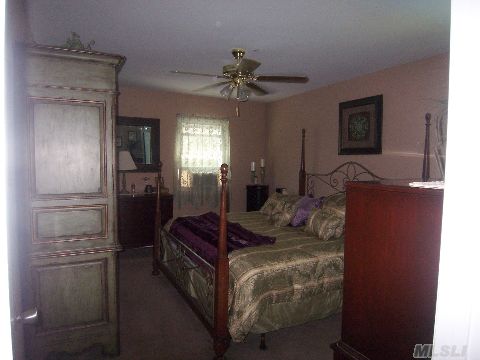#1 photo, 559 Rosevale Avenue, サフォーク郡 Ronkonkoma , NY 11779