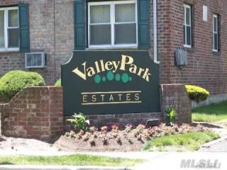 #1 photo, 1069 Hunter Avenue, 長島 Valley Stream , NY 11580