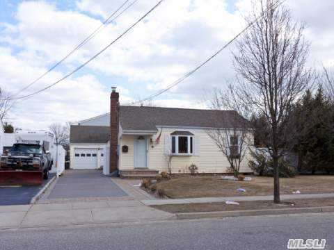 #1 photo, 221 Forest Avenue, ナッソー郡 Massapequa , NY 11758