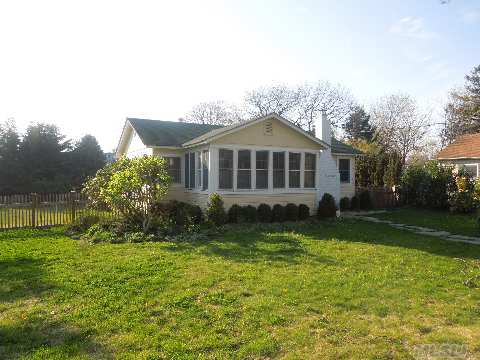 #1 photo, 22 Ocean Avenue, サフォーク郡 East Patchogue , NY 11772