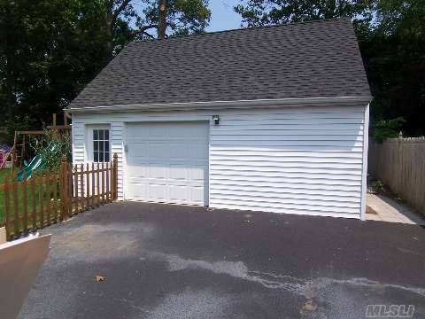 #1 photo, 33 Washburn Street, サフォーク郡 Lake Grove , NY 11755