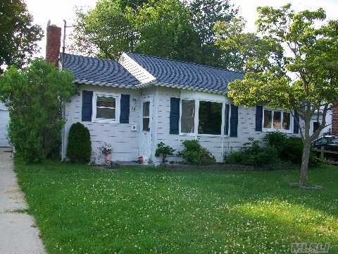 #1 photo, 32 Washington Avenue, West Sayville , NY 11782