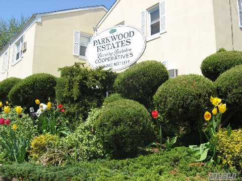 #1 photo, 251-33 71st Road, クイーンズ区 Bellerose , NY 11426