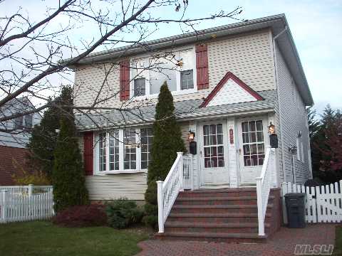 #1 photo, 137 S Kensington Avenue, Rockville Centre , NY 11570