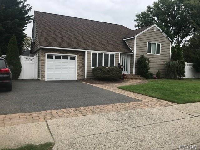 #1 photo, 2355 Bayview Avenue, Wantagh , NY 11793