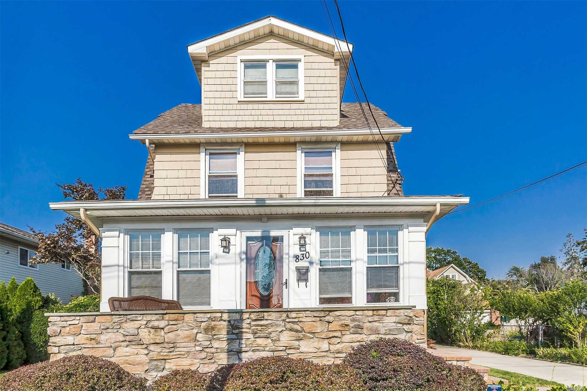 #1 photo, 830 Howard Avenue, サフォーク郡 Copiague , NY 11726