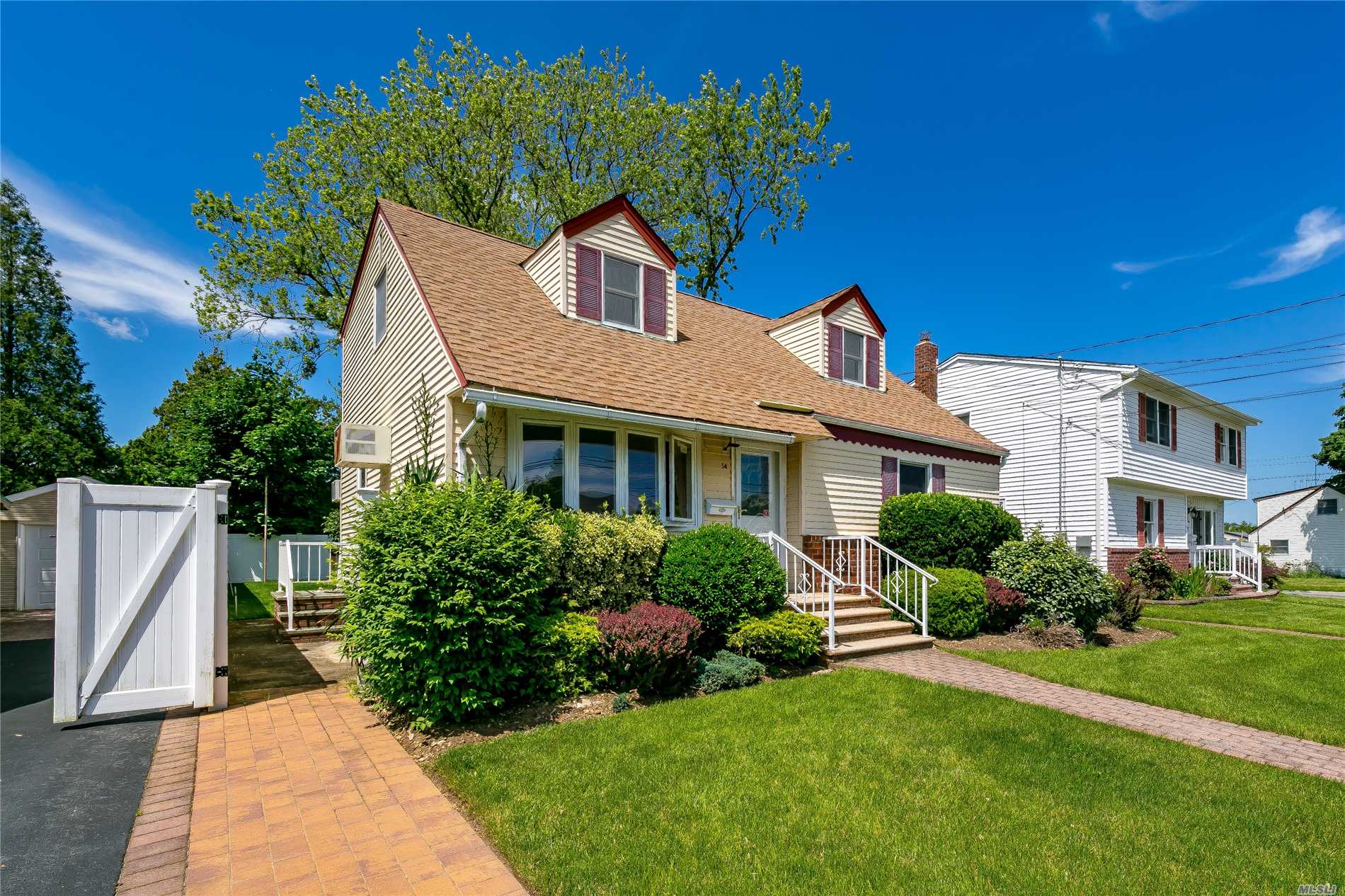 #1 photo, 54 S Nassau Avenue, 長島 Plainview , NY 11803