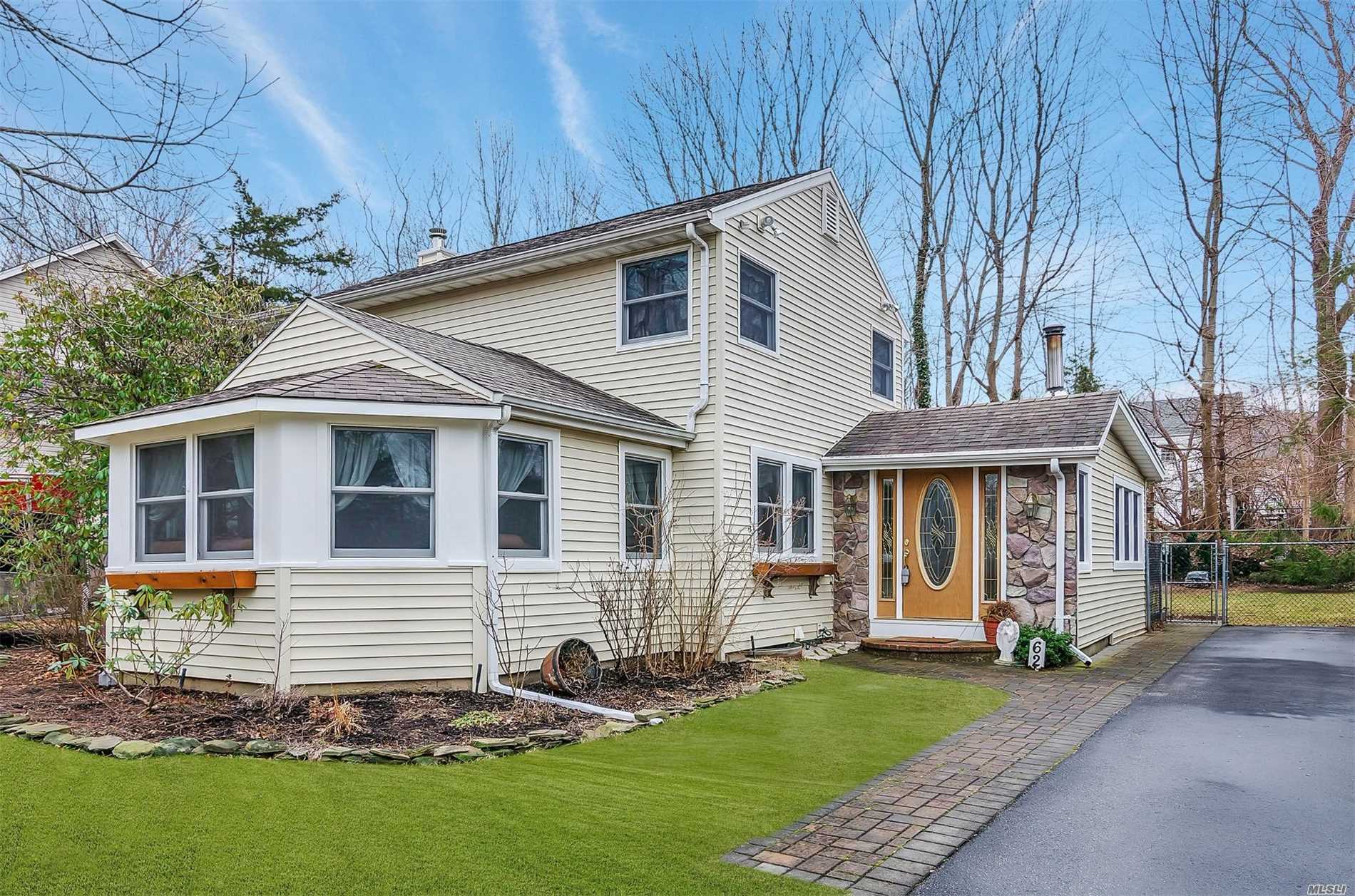 #1 photo, 62 Cedar Drive, サフォーク郡 Miller Place , NY 11764