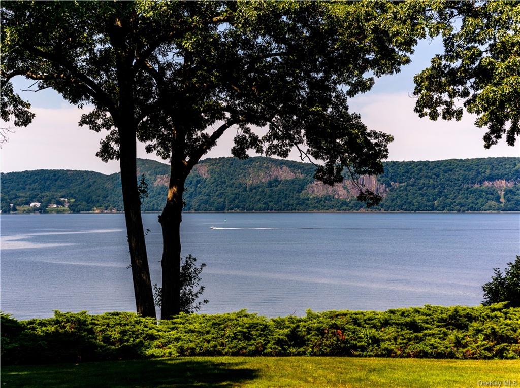 #1 photo, 206 River Road, 뉴욕주 Briarcliff Manor , NY 10510