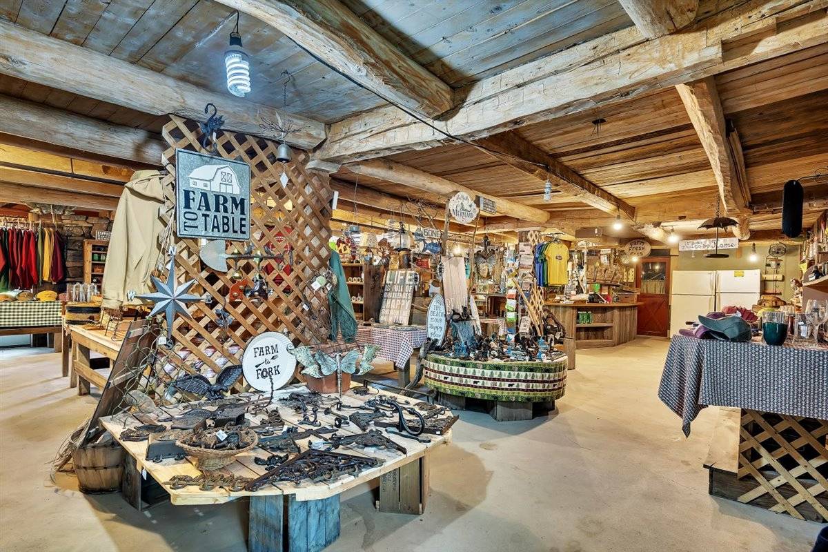 #10 photo, 729 State Route 9N, Ticonderoga , NY 12883