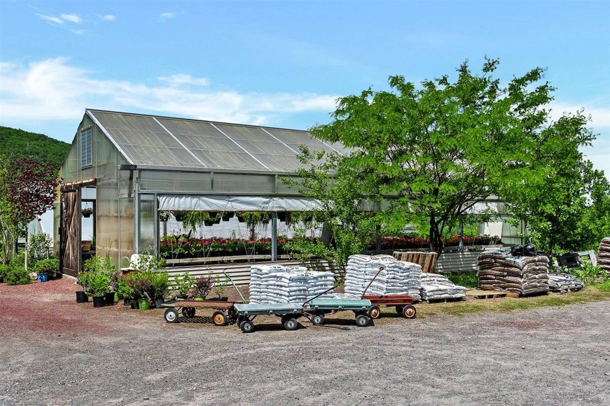 #19 photo, 729 State Route 9N, Ticonderoga , NY 12883