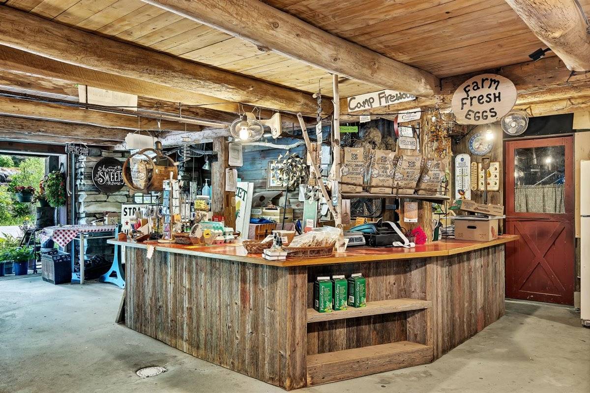 #8 photo, 729 State Route 9N, Ticonderoga , NY 12883