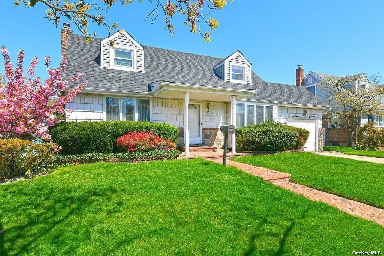 #1 photo, 1711 Royal Road, ナッソー郡 East Meadow , NY 11554