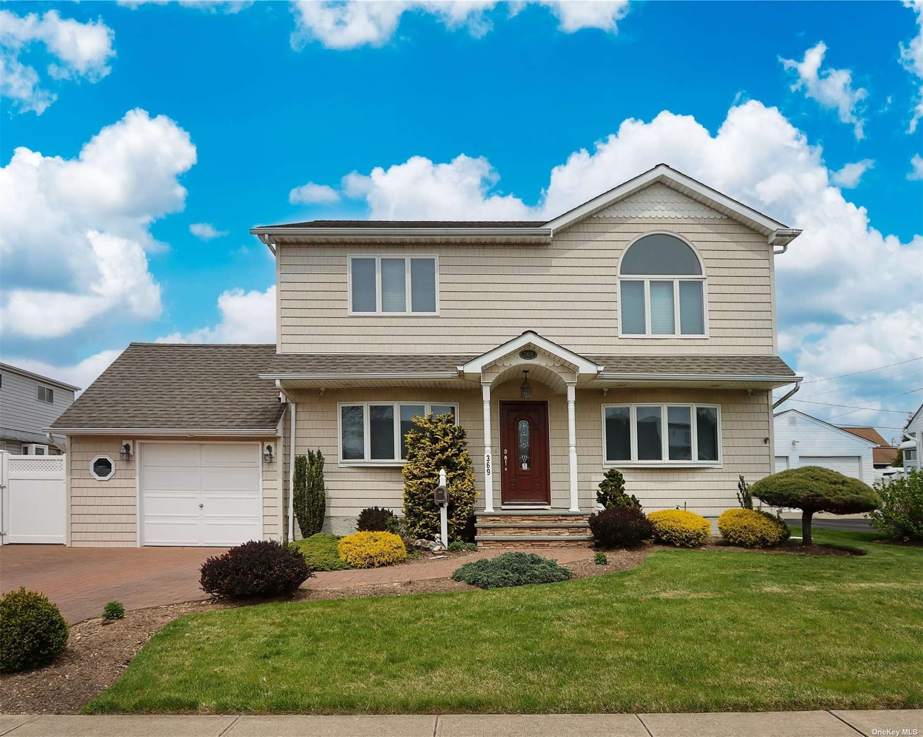 #1 photo, 369 N Iowa Avenue, ナッソー郡 Massapequa , NY 11758