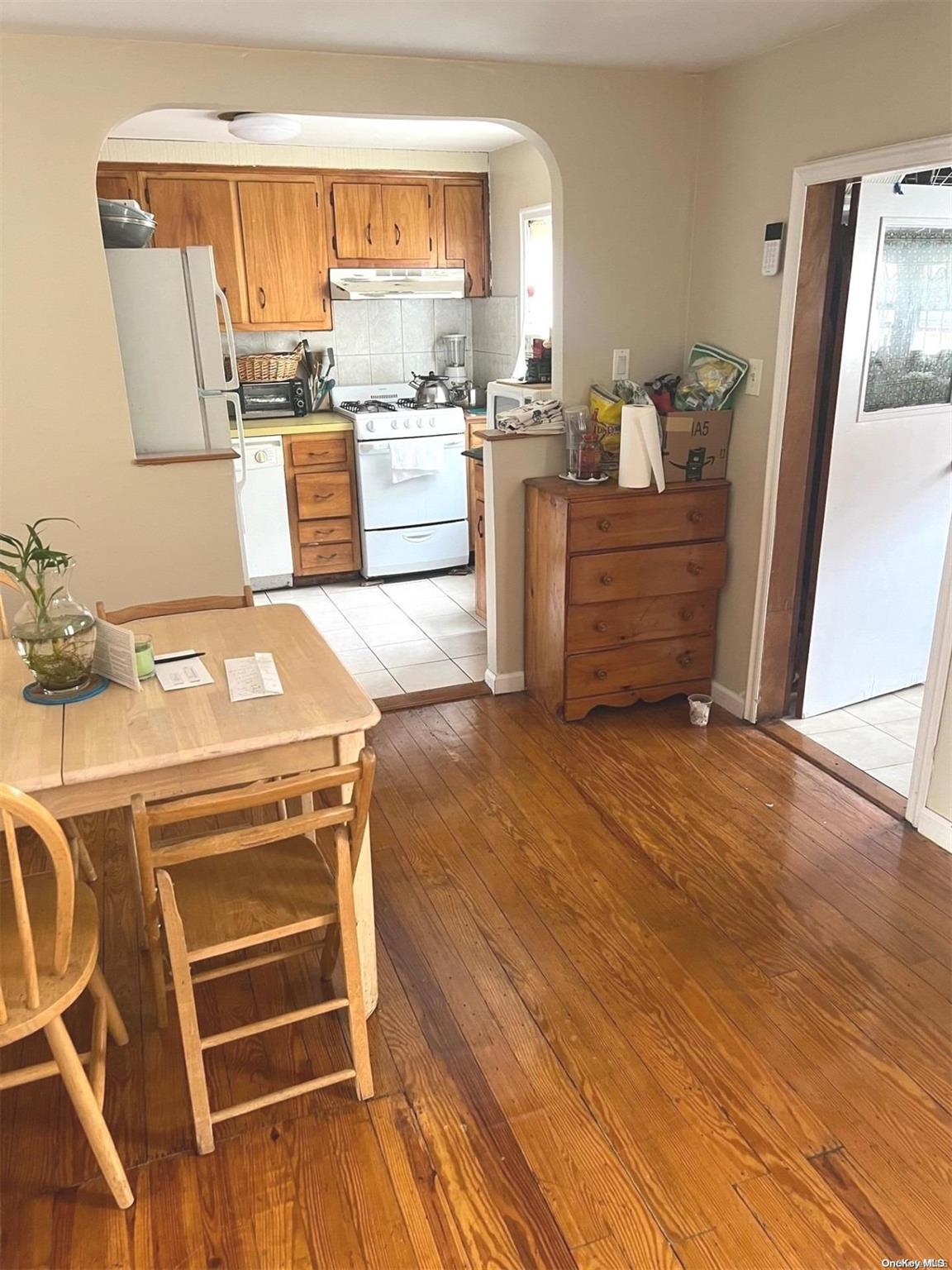 #5 photo, 43-20 72nd Street, クイーンズ区 Flushing , NY 11377