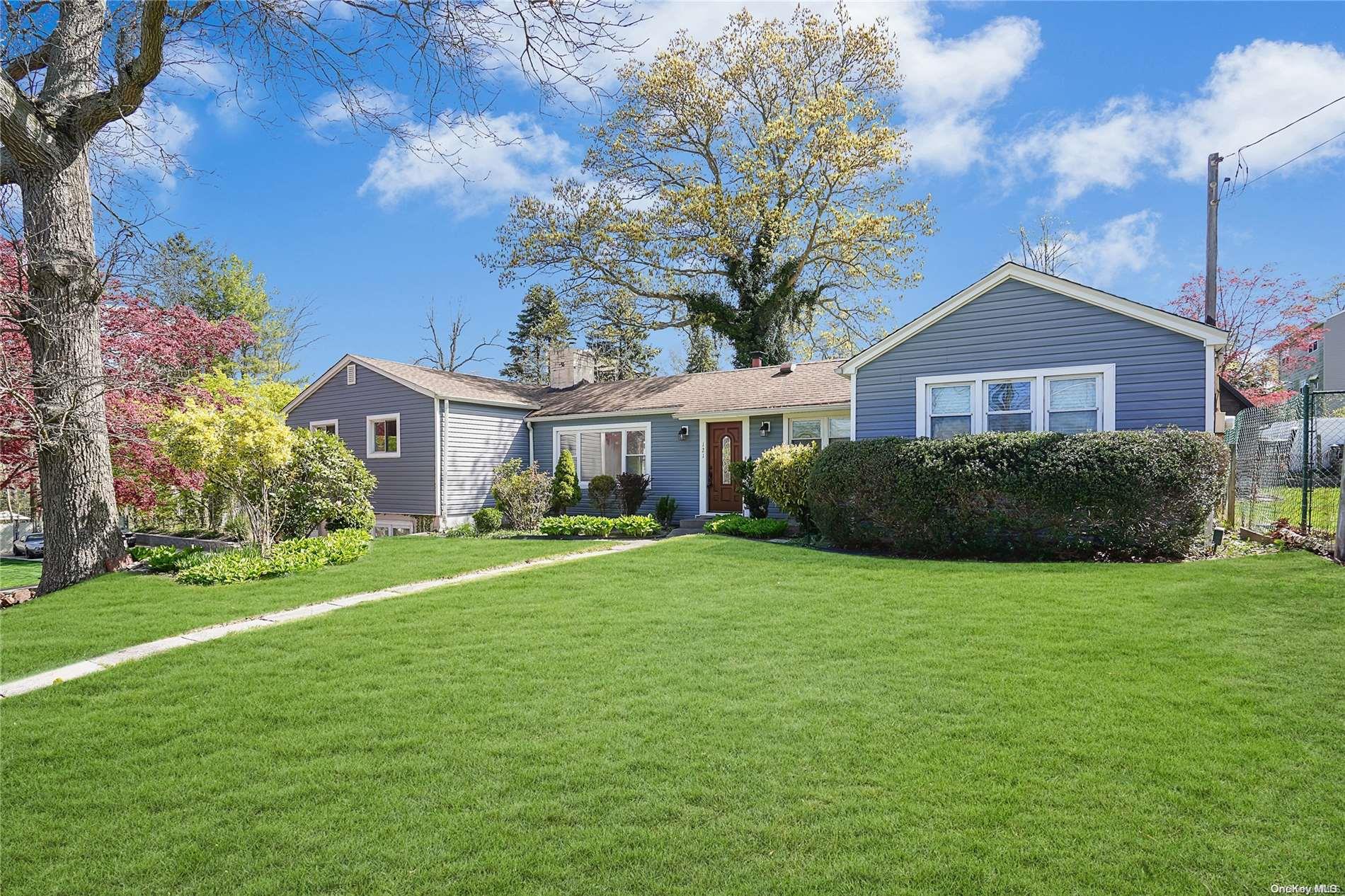 #1 photo, 121 Lookout Drive, サフォーク郡 Sound Beach , NY 11789