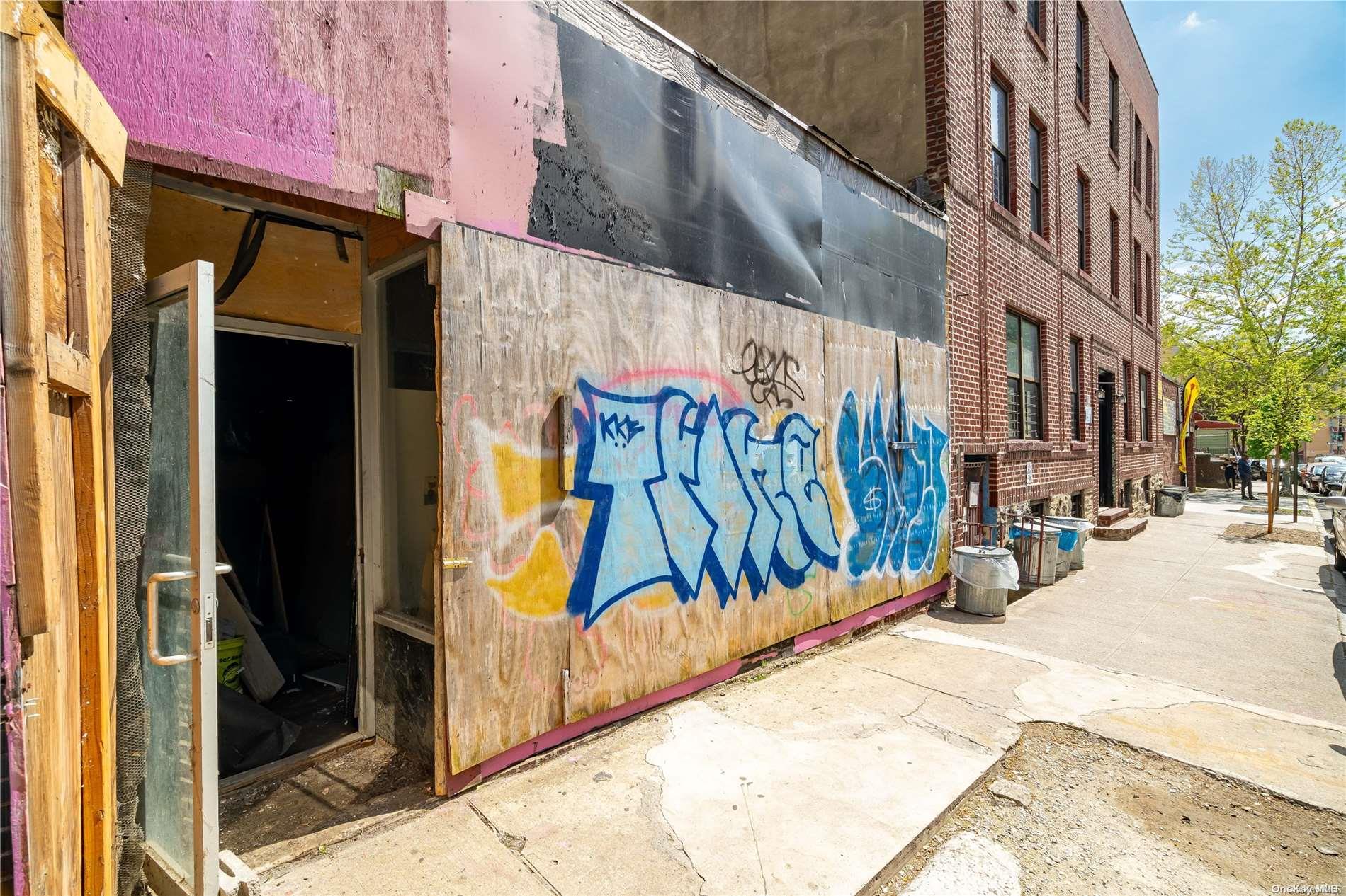 #11 photo, 2466/2468 Beaumont Avenue, ブロンクス区 Bronx , NY 10458