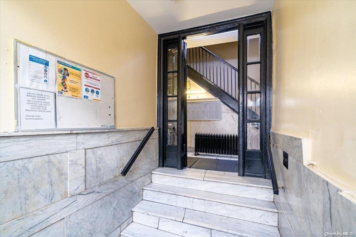 #6 photo, 2466/2468 Beaumont Avenue, ブロンクス区 Bronx , NY 10458