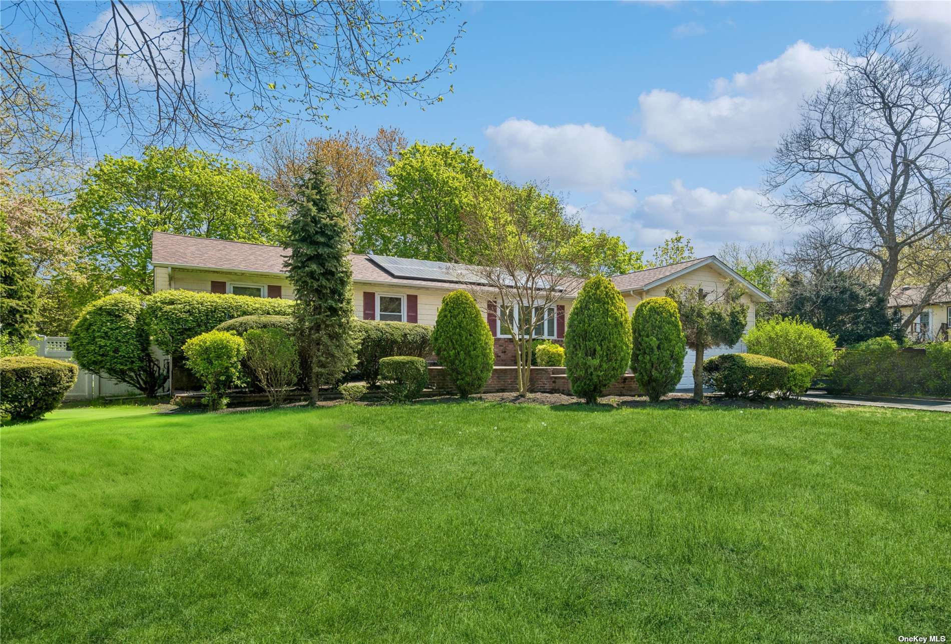 #1 photo, 29 Denise Drive, 东长岛 North Babylon , NY 11703