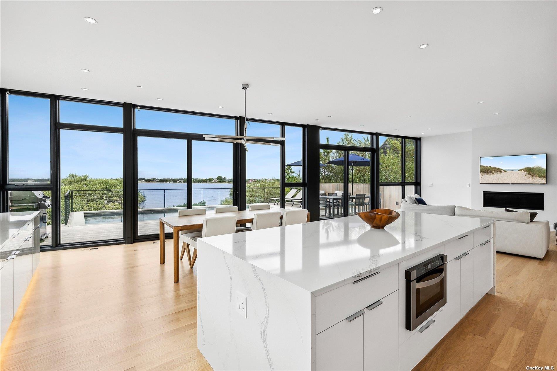 #2 photo, 314 Dune, サフォーク郡 Westhampton Beach , NY 11978