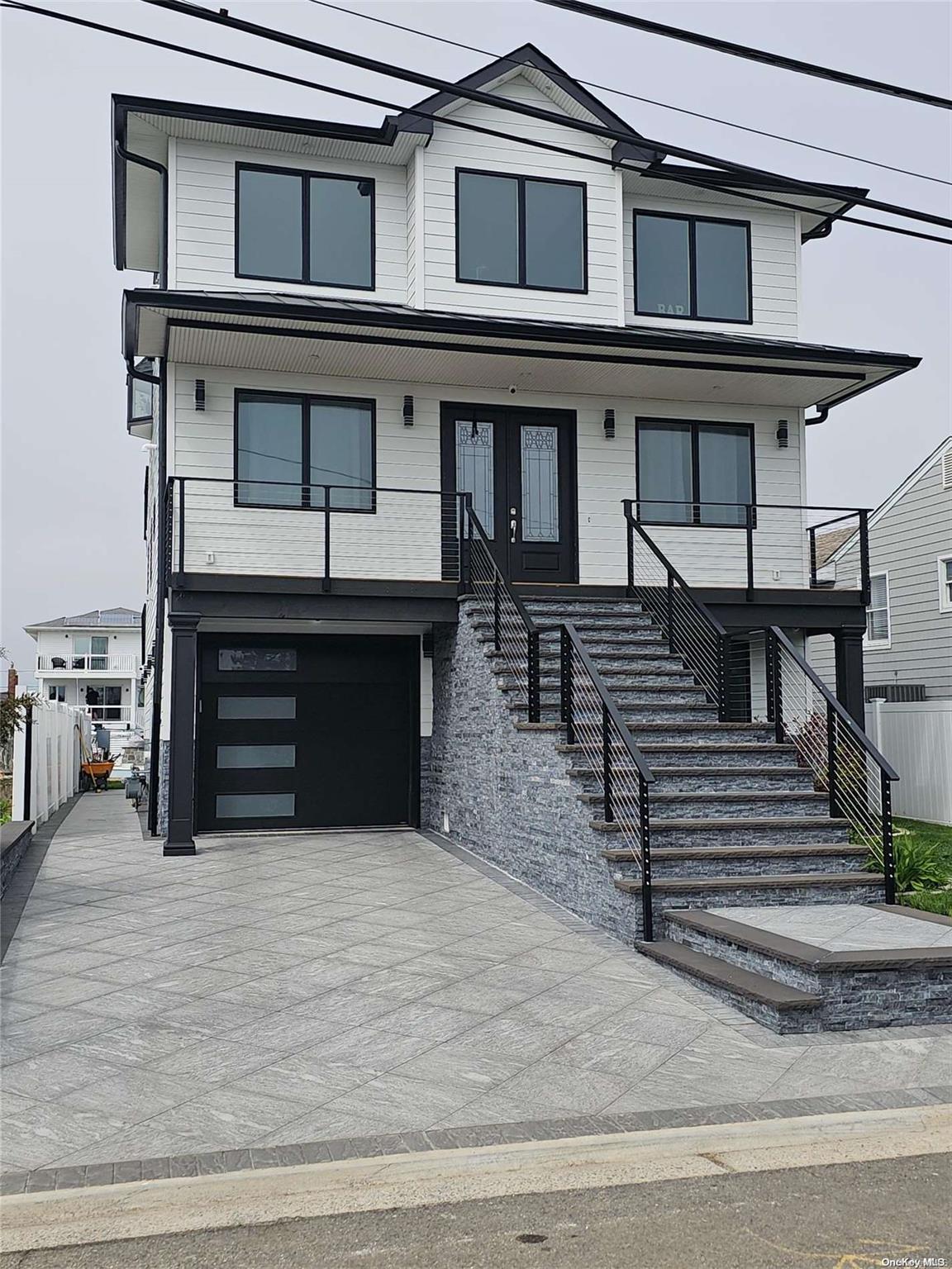 #4 photo, 47 Pershing Avenue, سوفولك Babylon , NY 11702