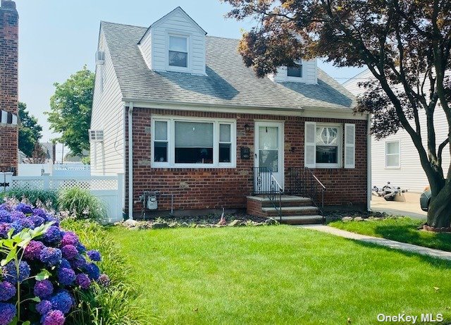 #1 photo, 147 Rudolf Road, Mineola , NY 11501