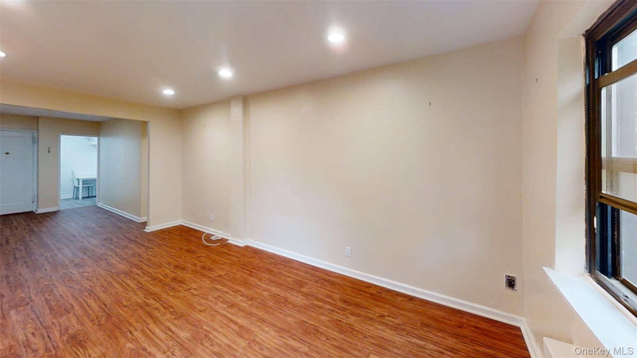 #4 photo, 50 White Oak Street, New Rochelle , NY 10801